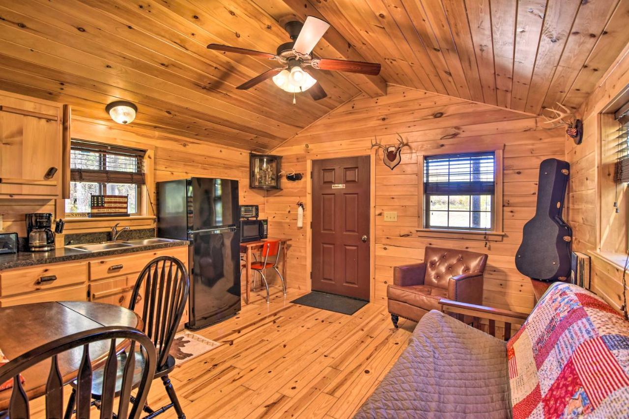 Rural Cabin Hideaway With Fire Pit And Mtn Views! Parsons 外观 照片