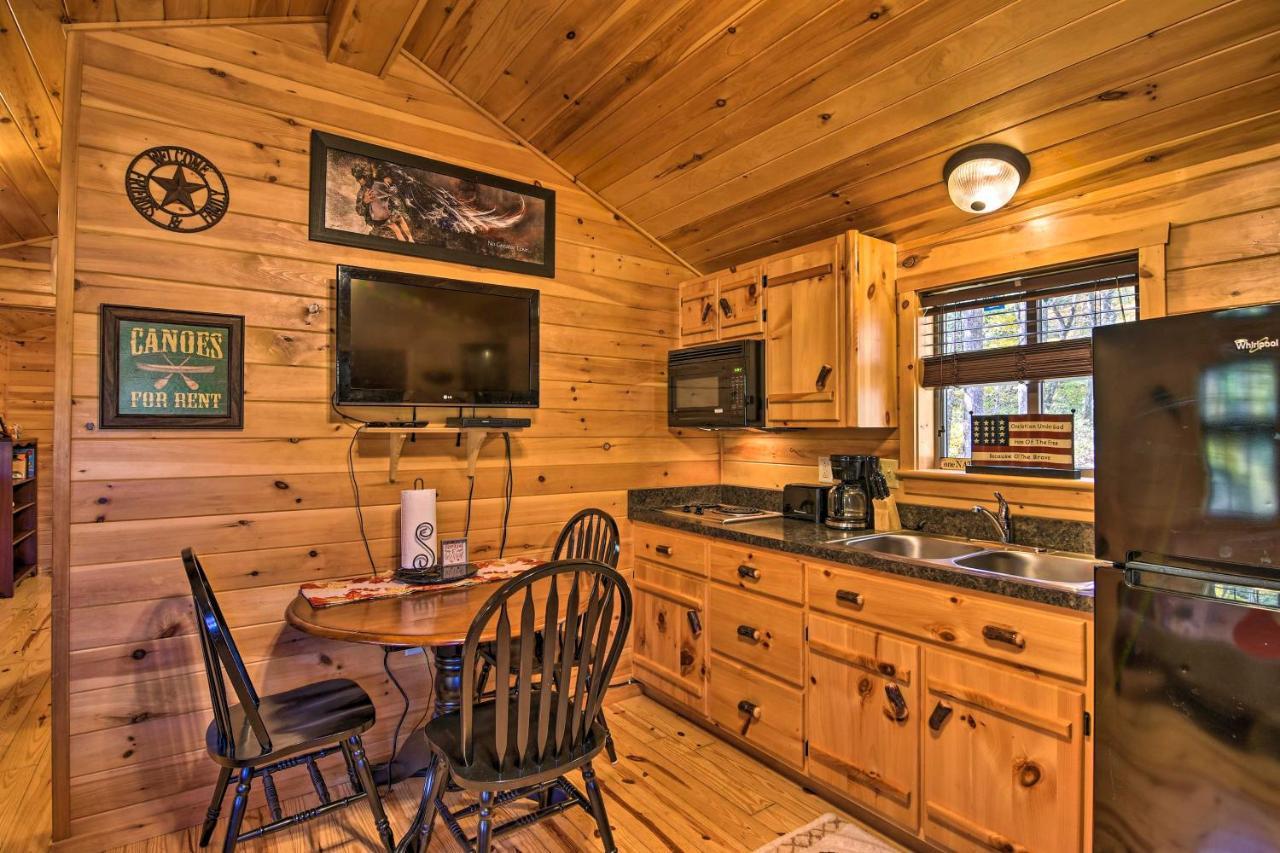 Rural Cabin Hideaway With Fire Pit And Mtn Views! Parsons 外观 照片